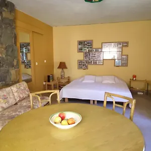 Couette-café Indépendante, Porto Novo